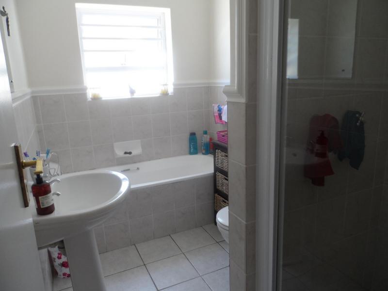 To Let 3 Bedroom Property for Rent in Zevenzicht Western Cape